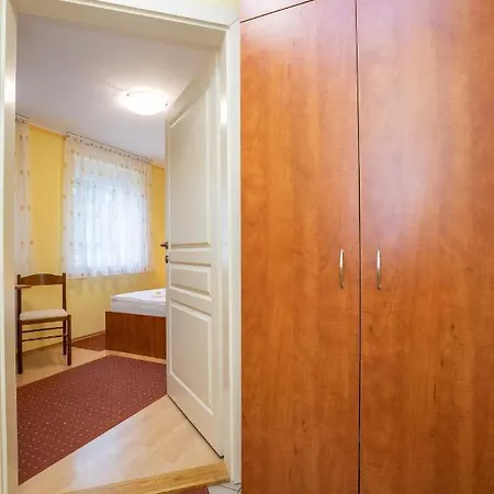 Betty Apartment *